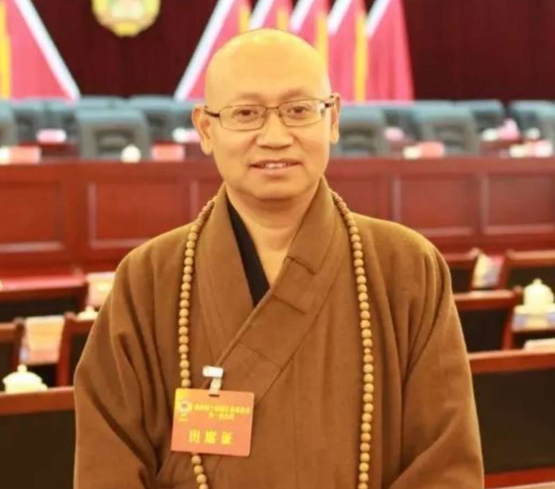 女主播破了老和尚的“色戒”