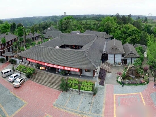 女主播破了老和尚的“色戒”