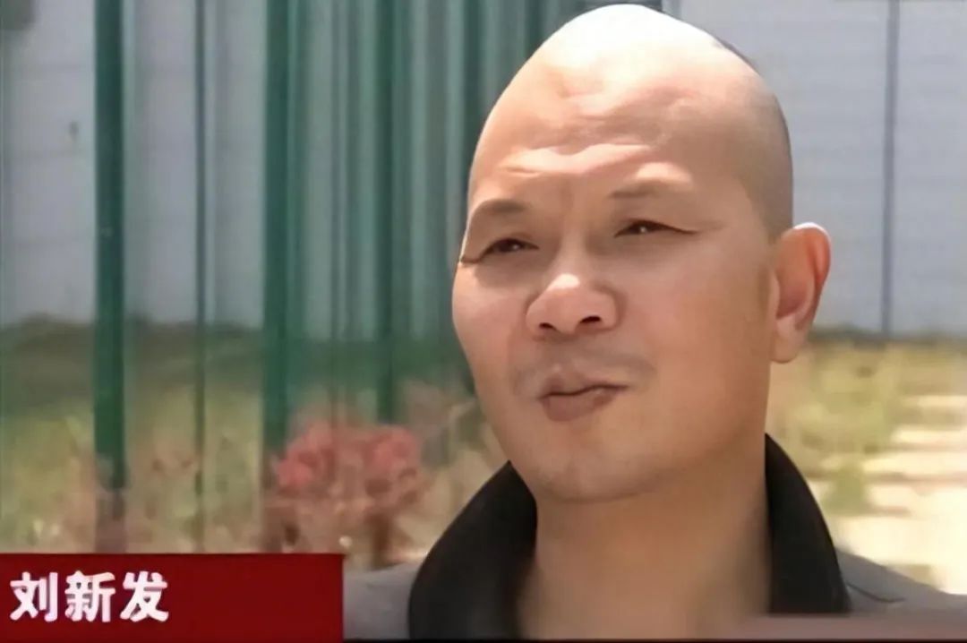 7名美艳少妇，为何心甘情愿倒贴秃头大爷，警方调查事件不简单