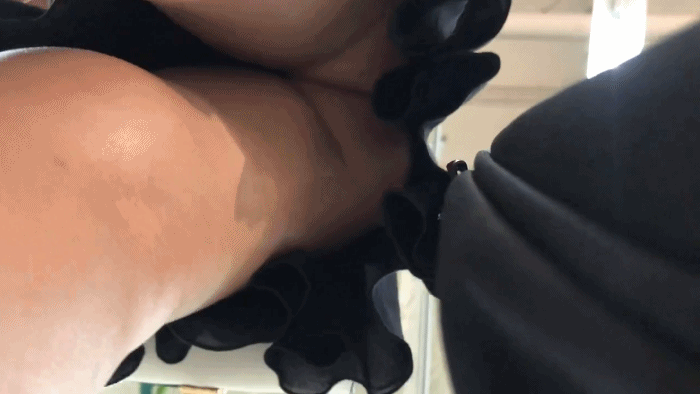 满身纹身社会姐，肉感身材沙发上玩穴，张开双腿爆操，爽的低低呻吟