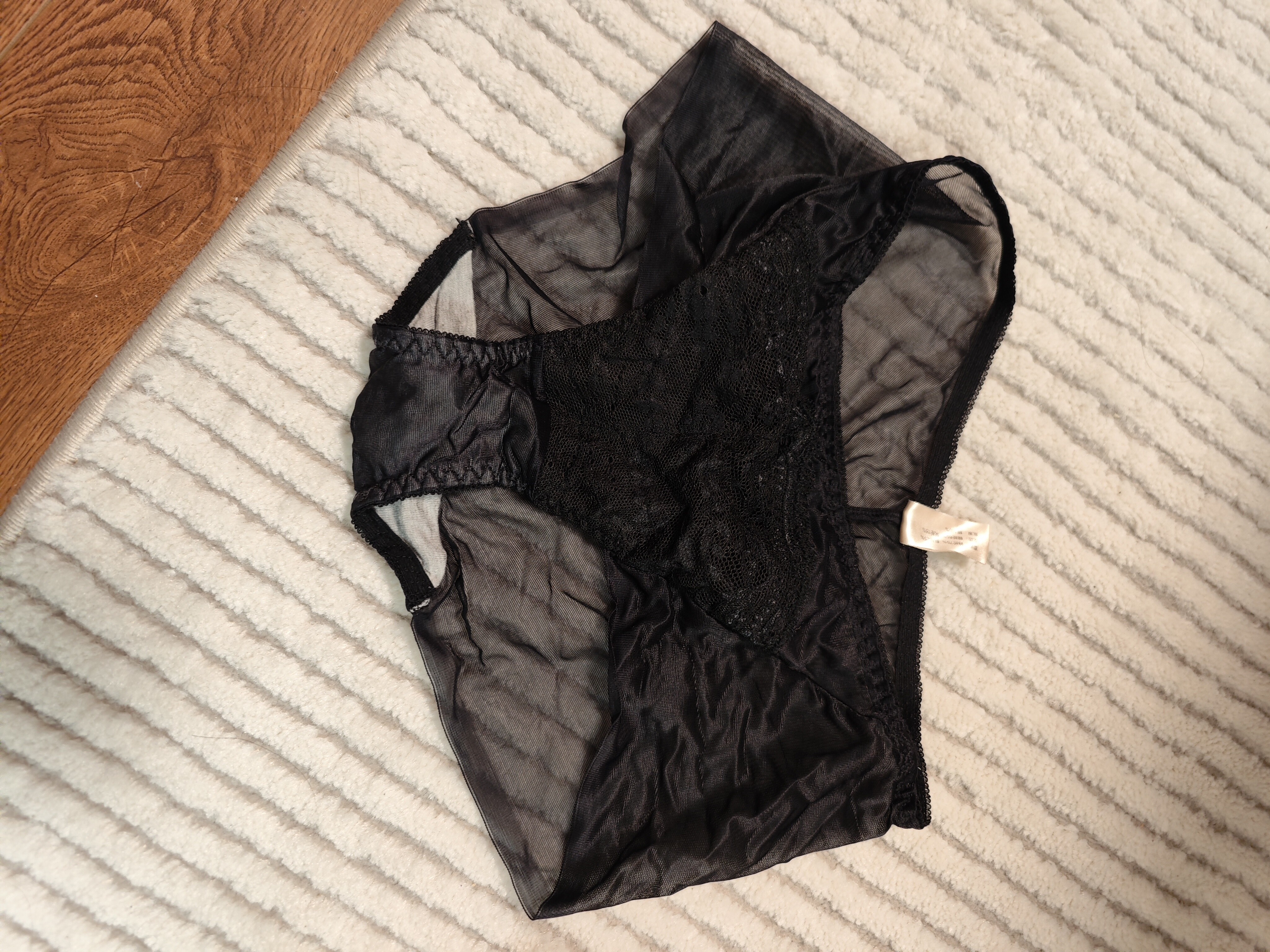 邻居少妇的原味内裤来了！