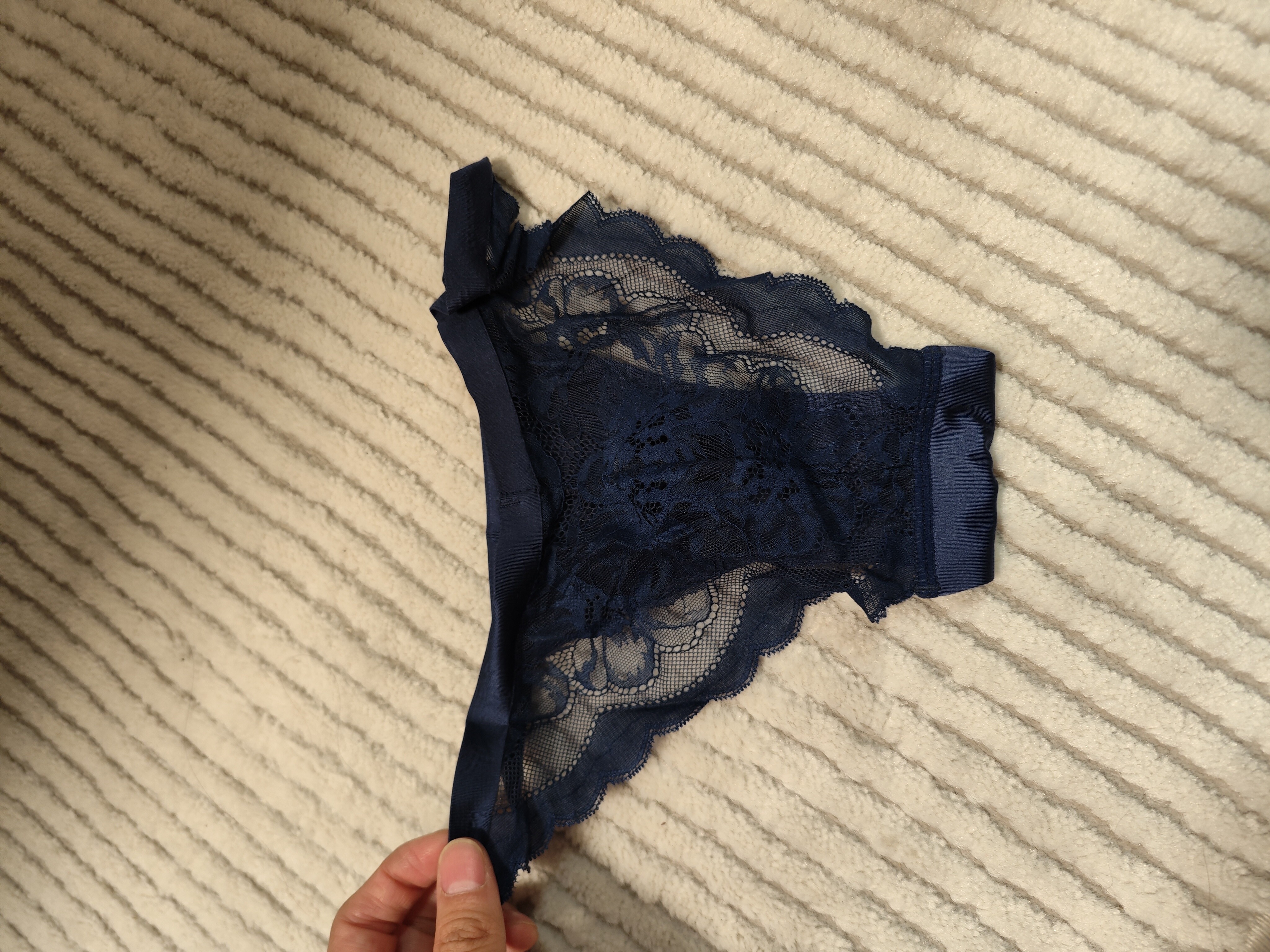 邻居少妇的原味内裤来了！