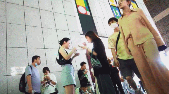 长相身材神似女优 包臀裙骚丁