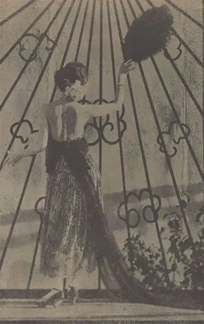 中国第一位情色女作家，睡了上千男人后，28岁跳海结束短暂一生