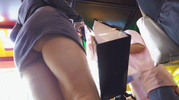 长相身材神似女优 包臀裙骚丁