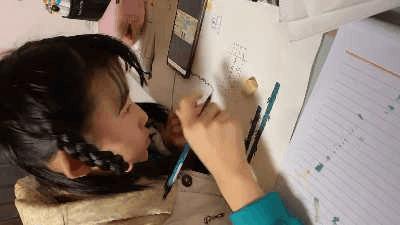 晚自习给学习差的妹子辅导功课这节辅导课的代价有点大哦