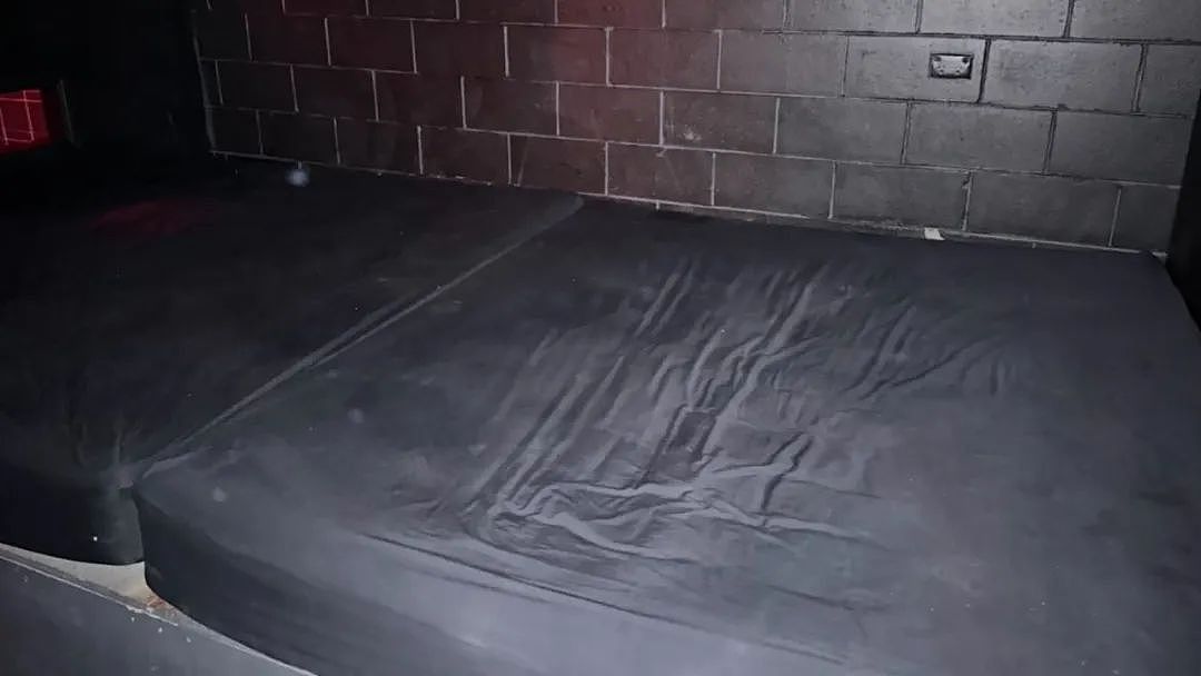 澳洲“换妻俱乐部”里面到底什么样？“1个房间4对夫妻”