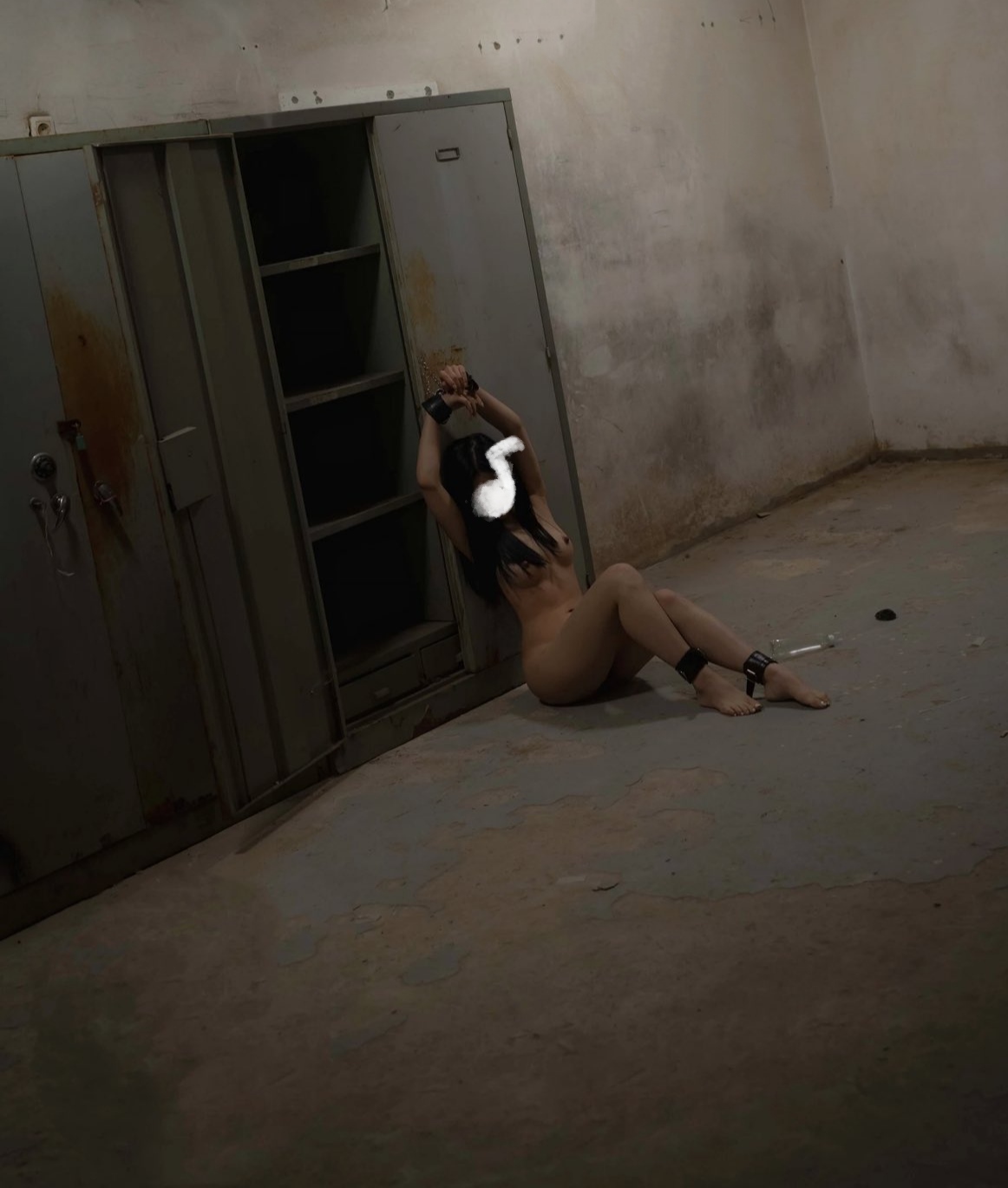 关键词:邻居 学长 好感 帮助 喝酒 送回 洗澡 交往 半推半就 开发 结束