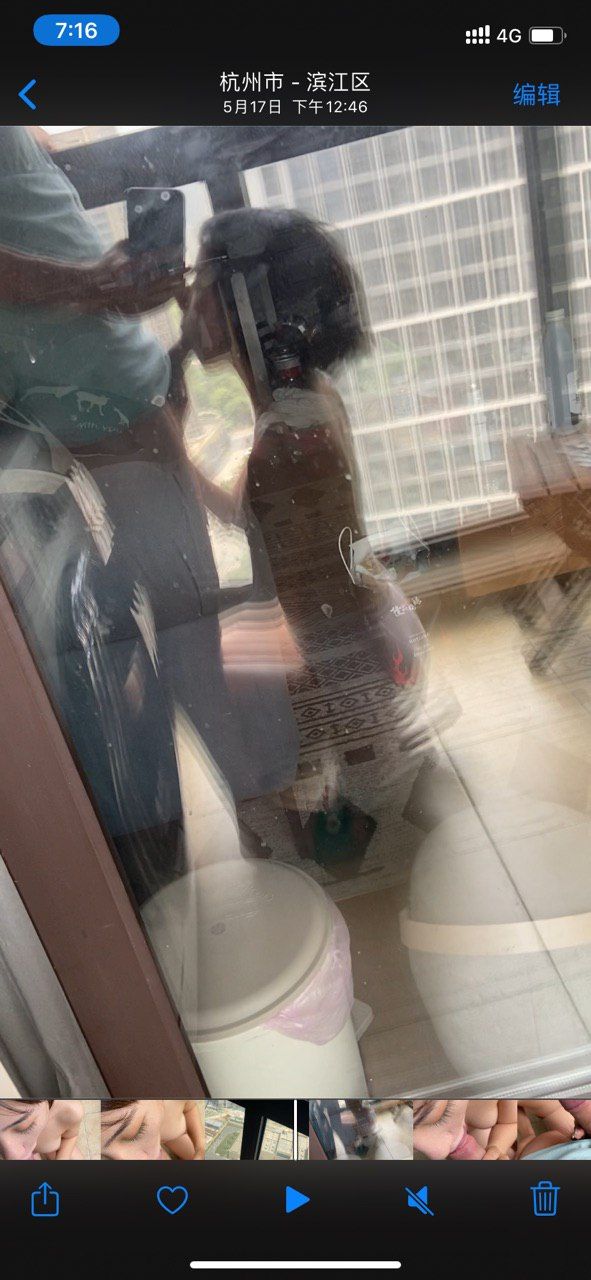 小母狗在公园男厕被内射了~