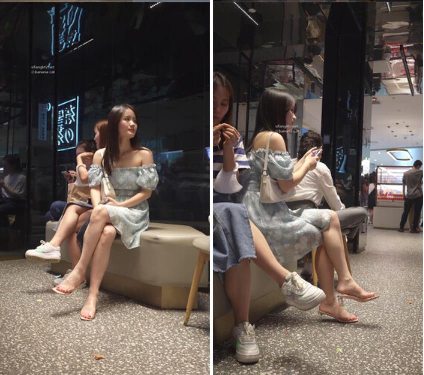 偷拍美女裙底风光抹胸花裙透明高跟配情趣骚丁正面镂空露深深逼缝