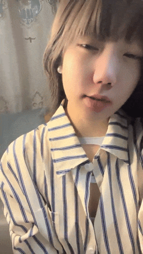 卧槽！兄弟们！校花终于给操了【02小美】，稚嫩脸庞，已经是身经百战了，扑哧扑哧的大鸡巴不停插进来