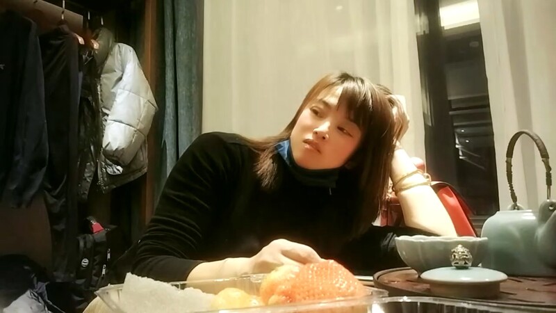 泡良最佳教程，出轨小少妇，先谈感情搞热气氛，裸体相见交合高潮，被干得鬼哭狼嚎超牛逼