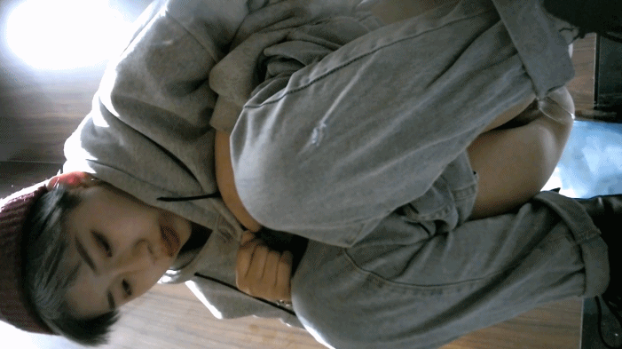 商场女厕全景偷拍多位小嫩妹的极品美鲍鱼