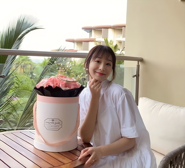 上海美女叶璇青岛旅拍，白天旅行晚上做爱，好反差要打屁股，再用力一点操我！