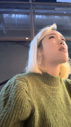 成都小美女 夜晚街头吃喝玩乐一条龙,【瘦不下来的欢小姐】,几瓶啤酒助兴,跟男友激情啪啪