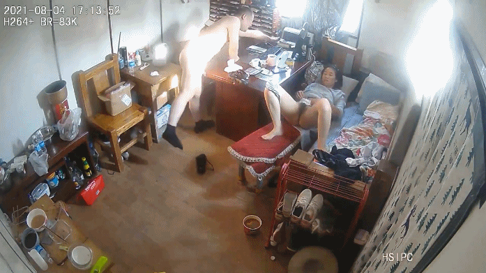 《办公楼监控破解》偷窥中年老板和女助理多次在办公室啪啪