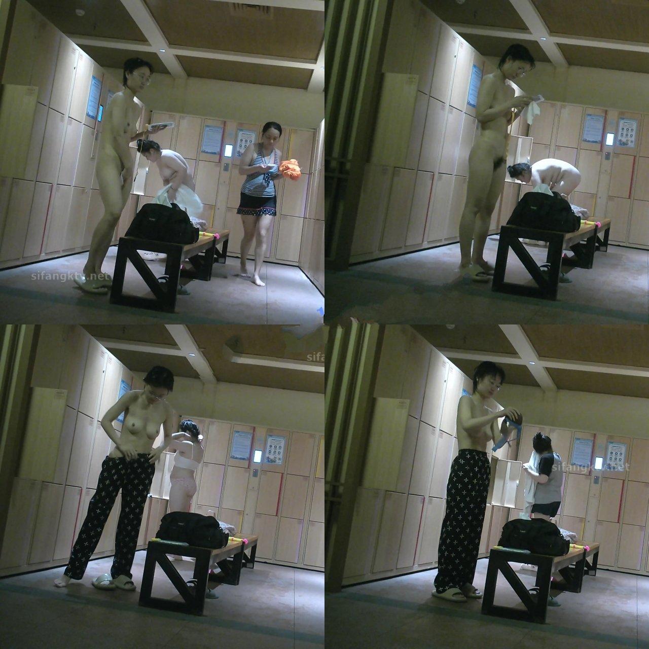 水上乐园更衣室移动TP走路有点张狂的比基尼泳衣靓妹