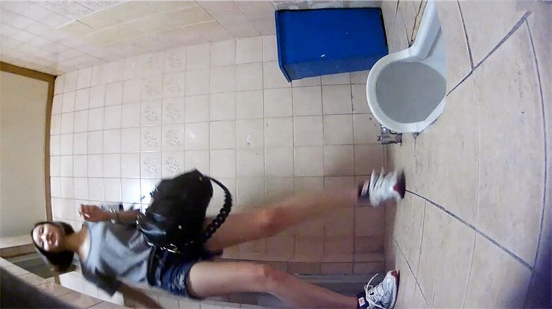 办公楼女厕固定摄像头偷窥多位年轻的美女职员嘘嘘干啥的都有