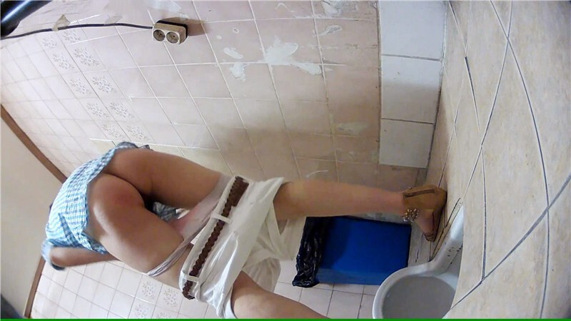 办公楼女厕固定摄像头偷窥多位年轻的美女职员嘘嘘干啥的都有