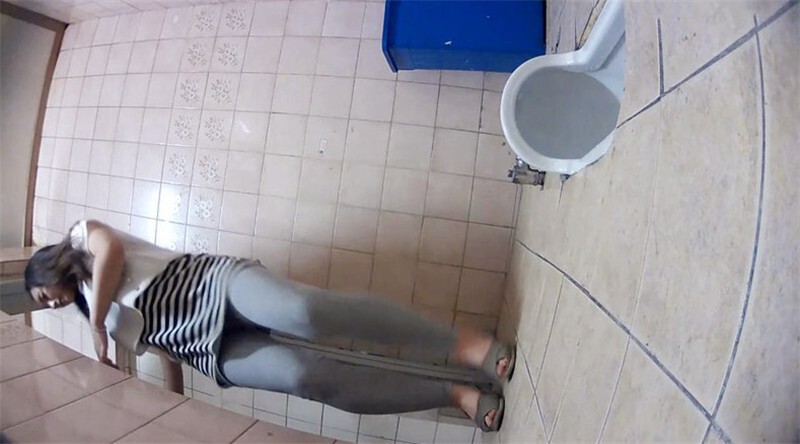 办公楼女厕固定摄像头偷窥多位年轻的美女职员嘘嘘干啥的都有