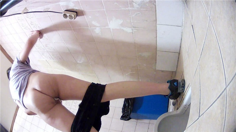 办公楼女厕固定摄像头偷窥多位年轻的美女职员嘘嘘干啥的都有