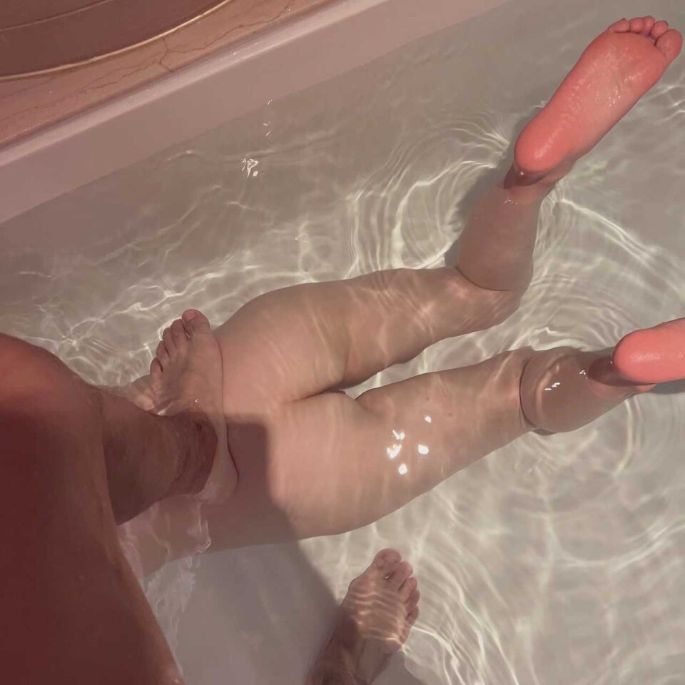 权力的快乐。不怪哥们不是人，而是公关太迷人