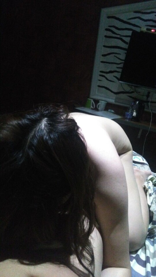 求教，干逼的时候如何在对方不知情的情况下拍的好看一些？