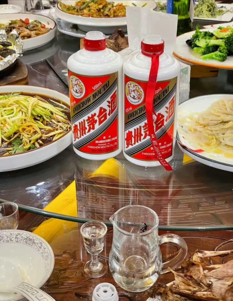 权力的快乐。不怪哥们不是人，而是公关太迷人