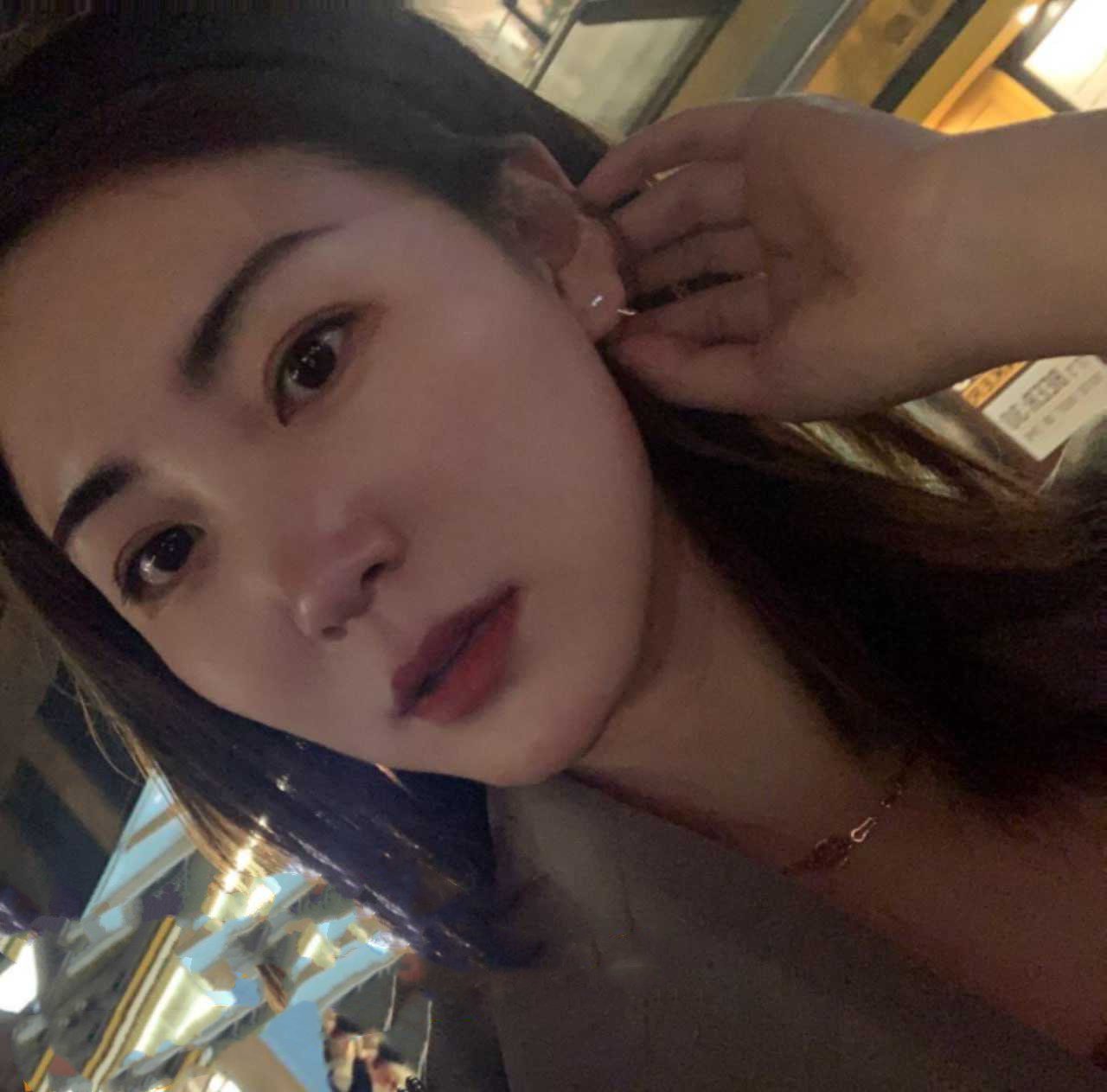 泄密流出极品反差婊女神母狗暴雪莹满身写着淫文掰开骚穴特写 乘骑后入肥臀乱颤内射