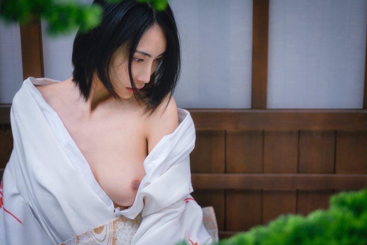 极品美乳模特,古装风,画面唯美佳人如云,艺术价值不菲强烈推荐