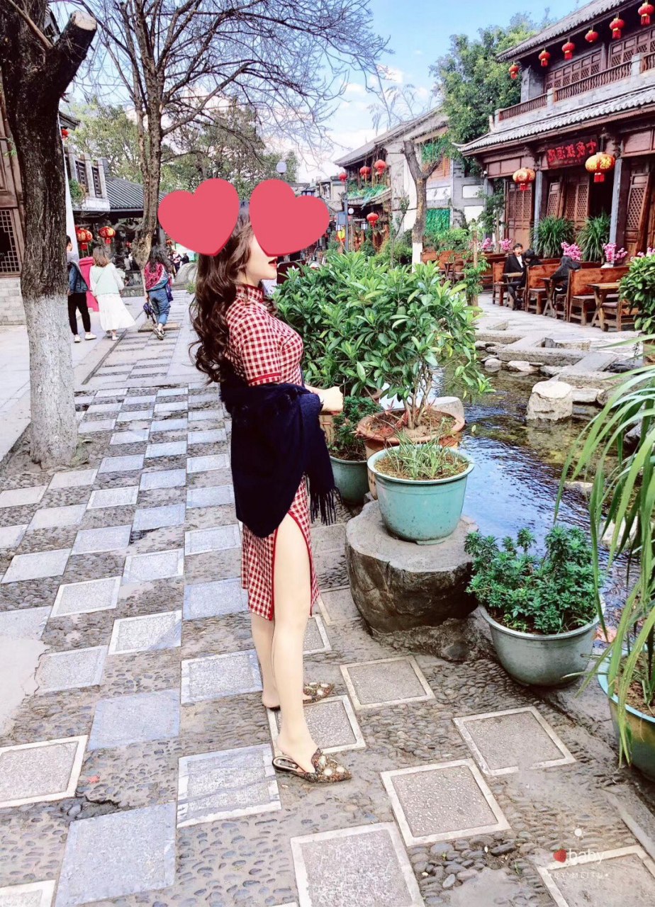 冬天到了，鸟儿南飞，小母狗又到了需要温暖的时节