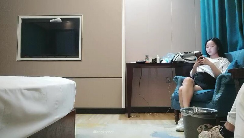 一代炮王疯狂的做爱机器【山鸡岁月】广撒网多选妞，一整天忙不停，美女不少选中极品美乳