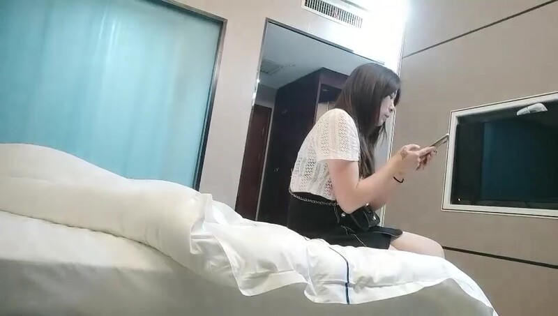 一代炮王疯狂的做爱机器【山鸡岁月】广撒网多选妞，一整天忙不停，美女不少选中极品美乳