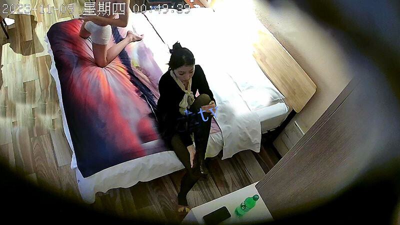 高质酒店偷拍！今年最漂亮最极品的尤物，最极品的模特空姐级别女神，高挑的身材 精致的脸蛋