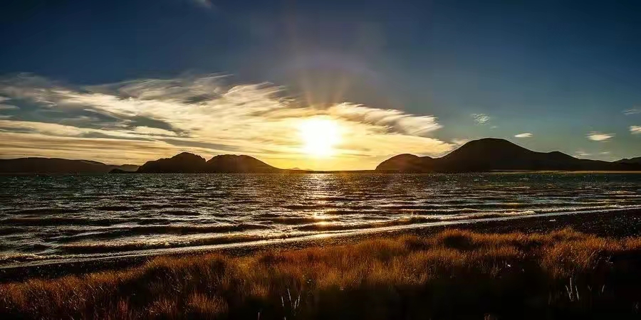 色林错——不断成长的魔鬼湖