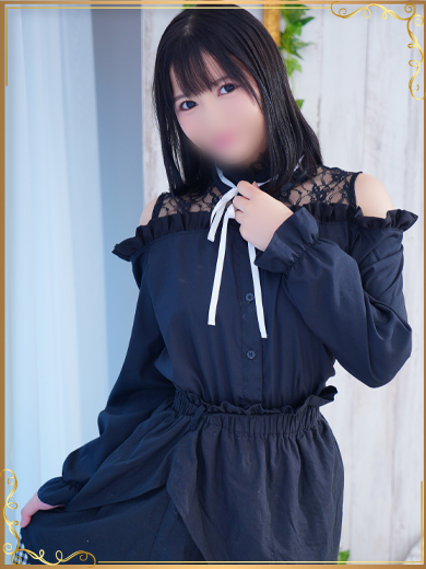 日本浴场萝莉范小美女真的好赞啊。娇小玲珑，逼毛浓密黑黝黝，不停吞吸鸡巴销魂很爽。