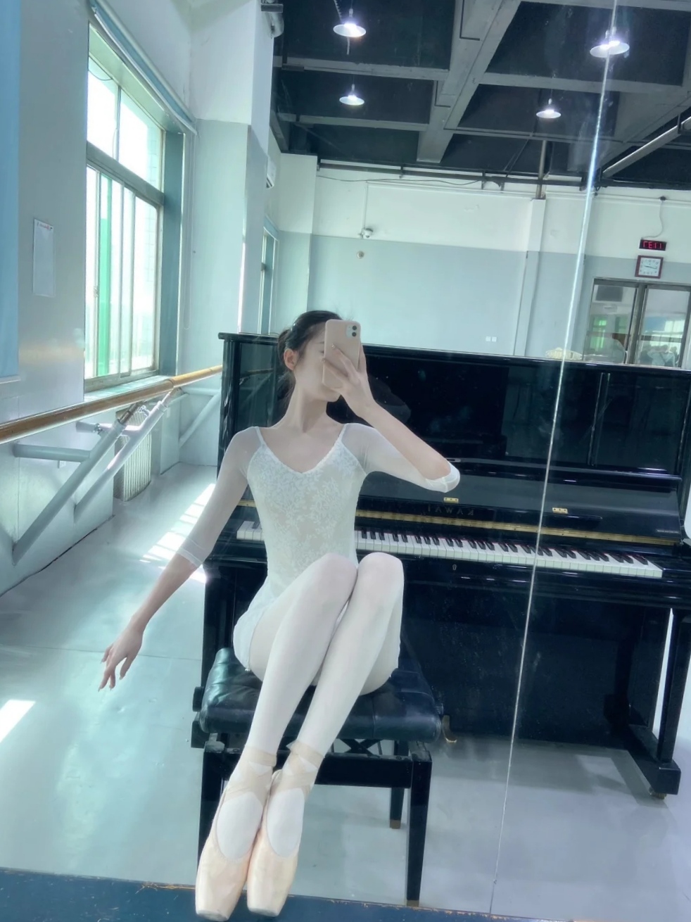 [舞蹈生系列]尹同学在线解答舞蹈女孩平胸问题