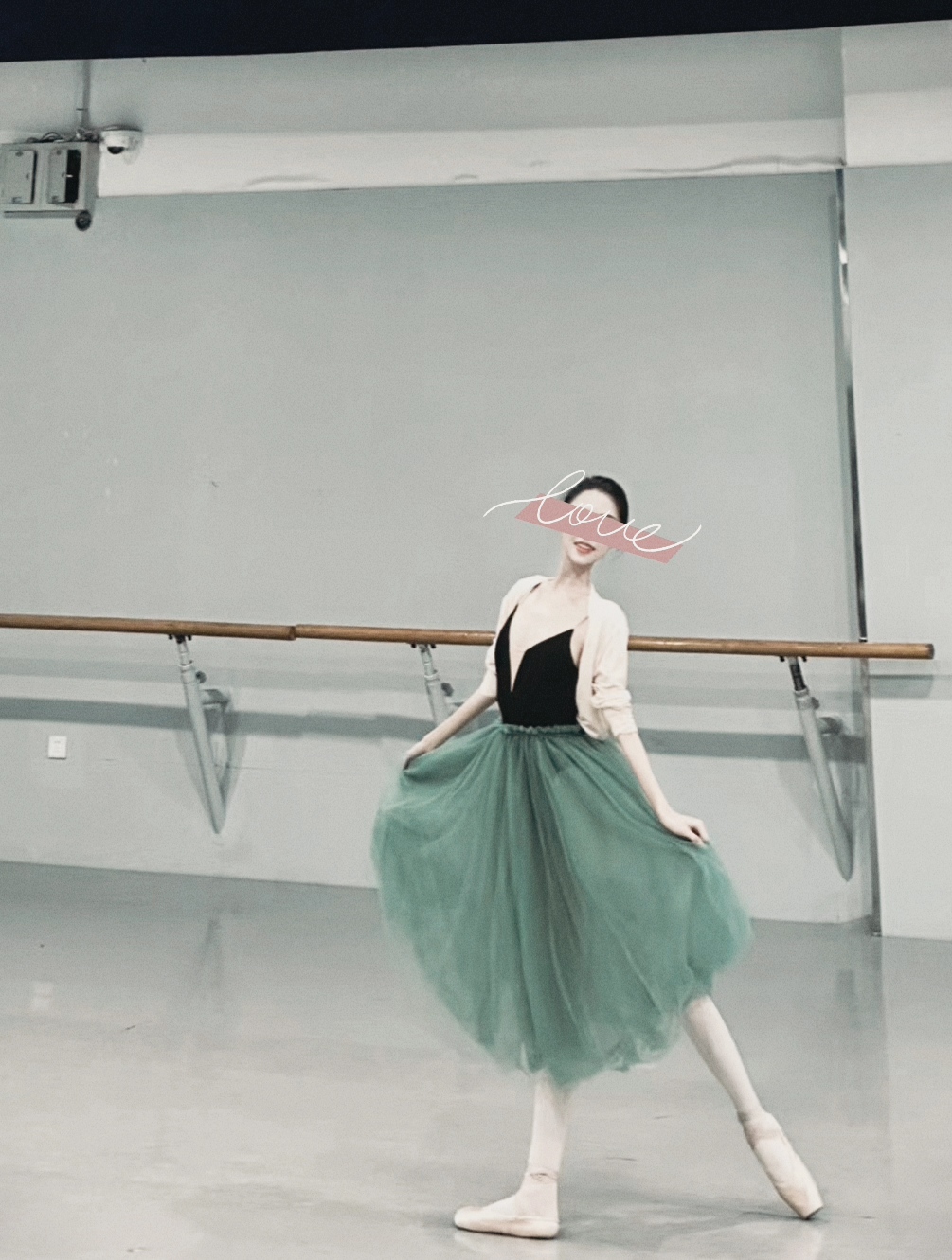 [舞蹈生系列]尹同学在线解答舞蹈女孩平胸问题