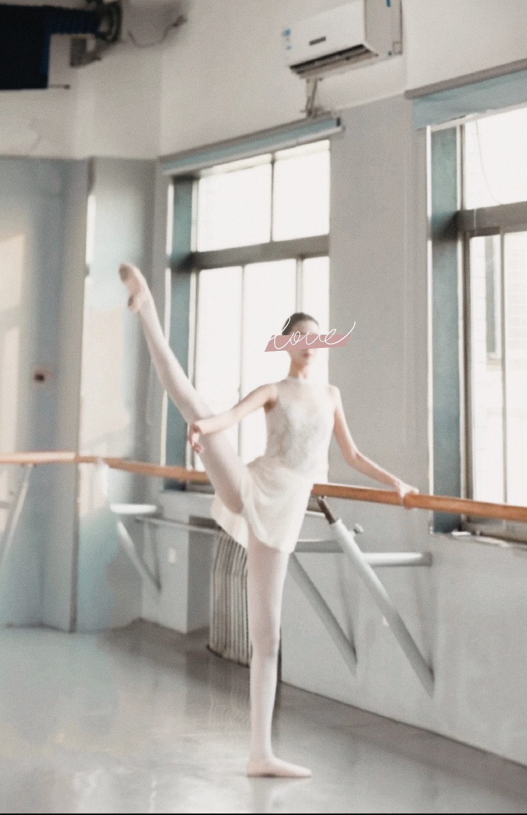 [舞蹈生系列]尹同学在线解答舞蹈女孩平胸问题