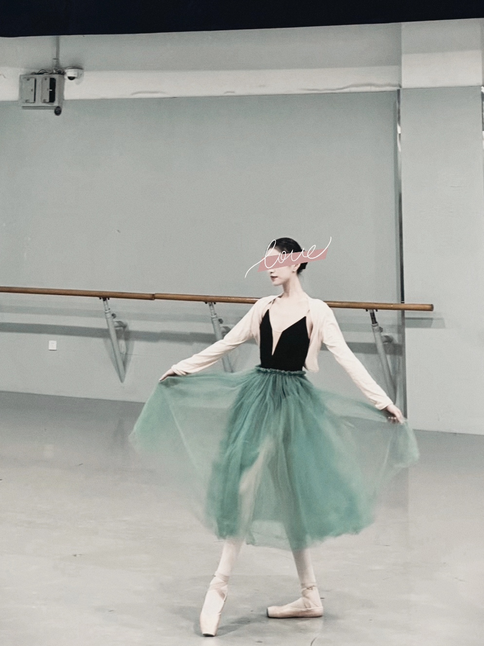 [舞蹈生系列]尹同学在线解答舞蹈女孩平胸问题