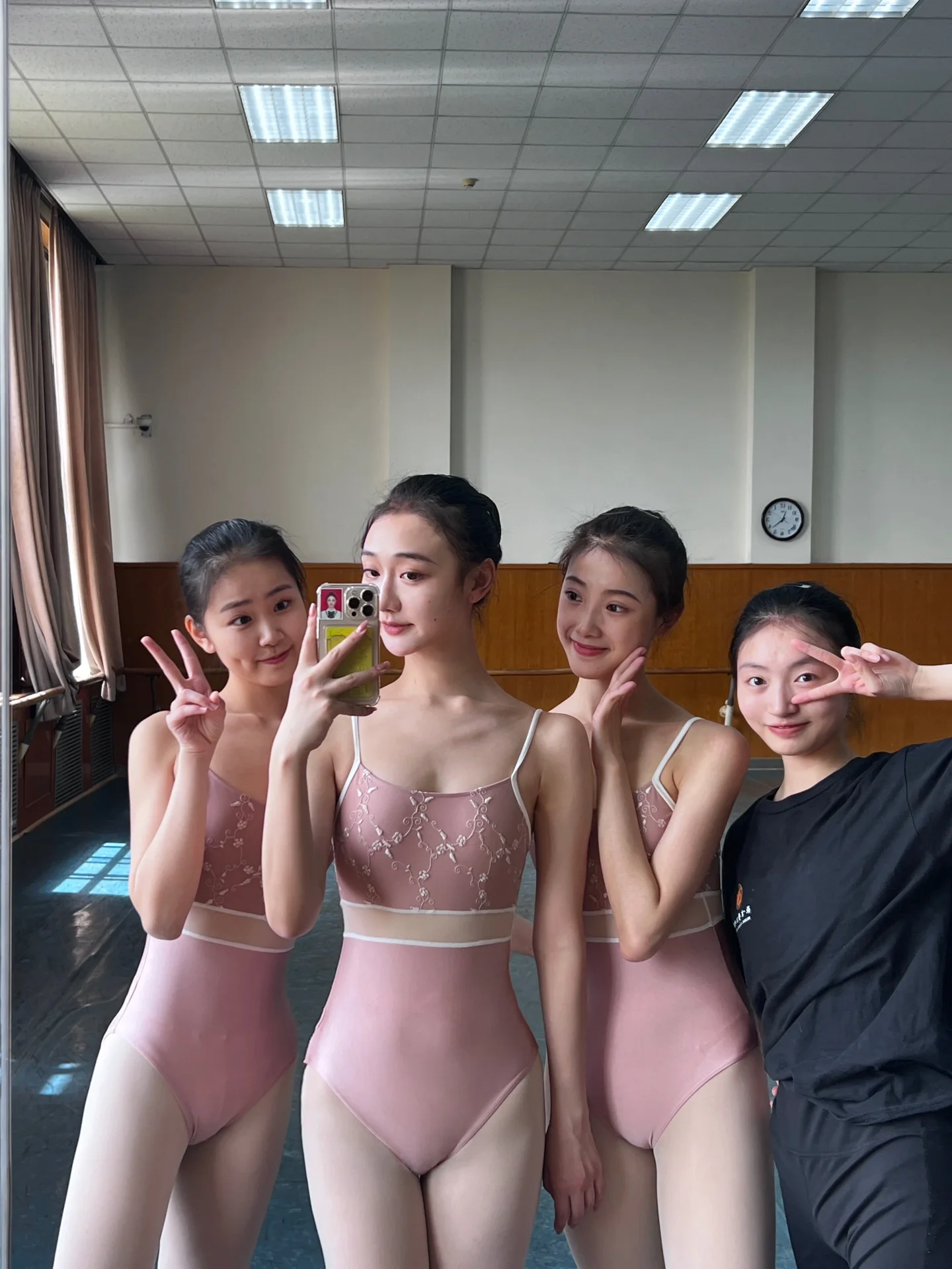 学舞蹈的艺考生们