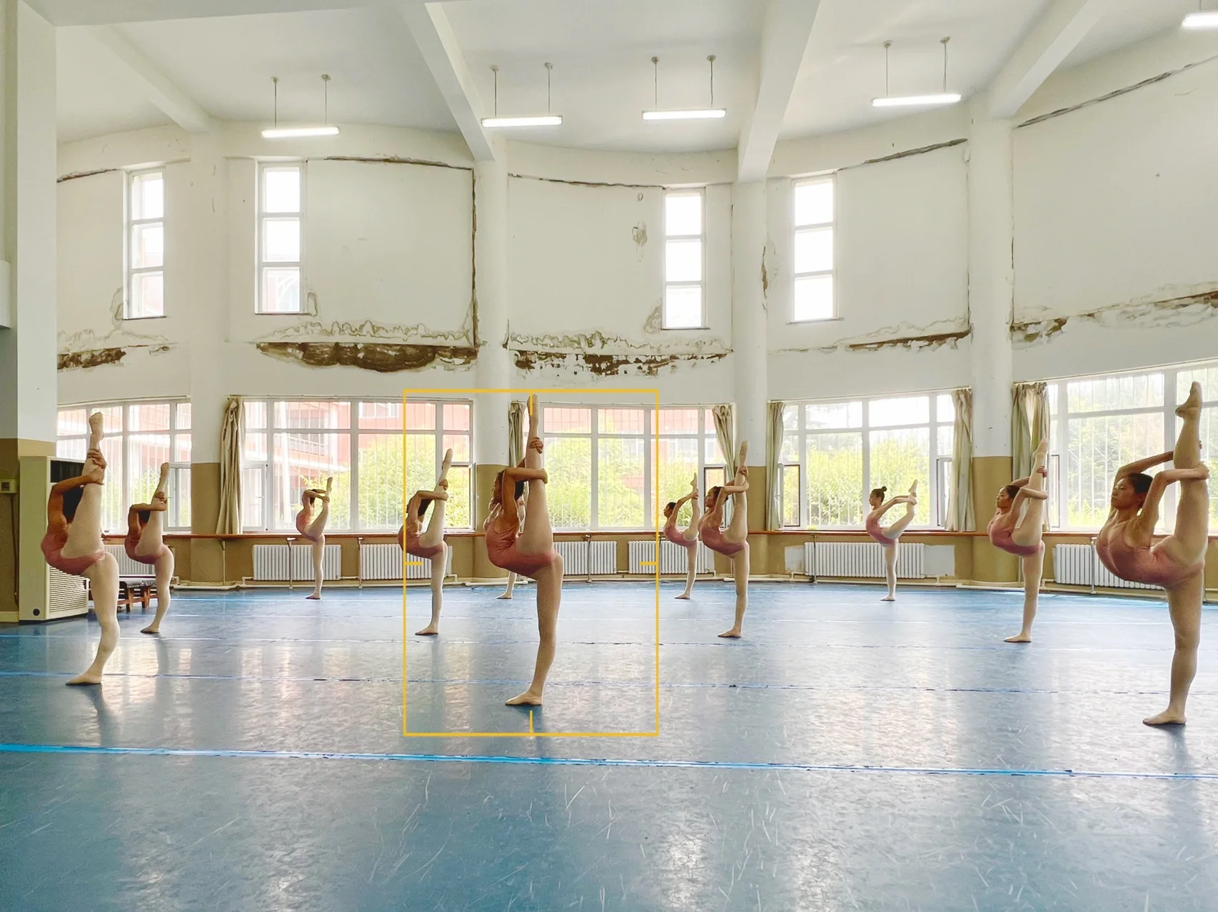 学舞蹈的艺考生们