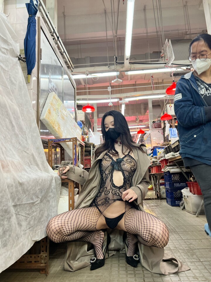 新婚 淫妻被两伴郎内射