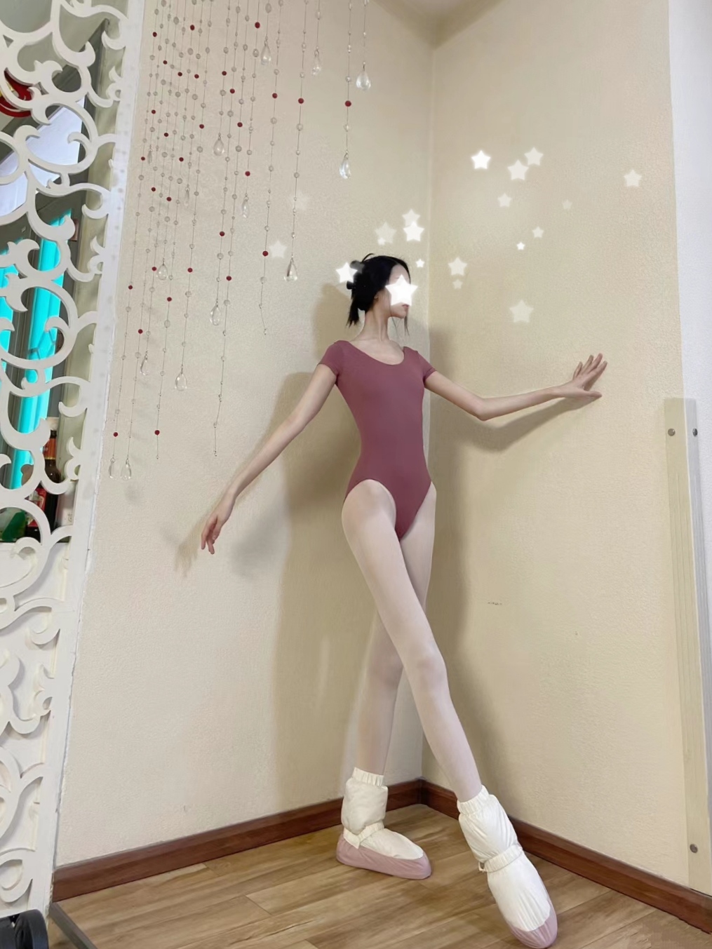 [舞蹈生系列]尹同学在线解答舞蹈女孩平胸问题