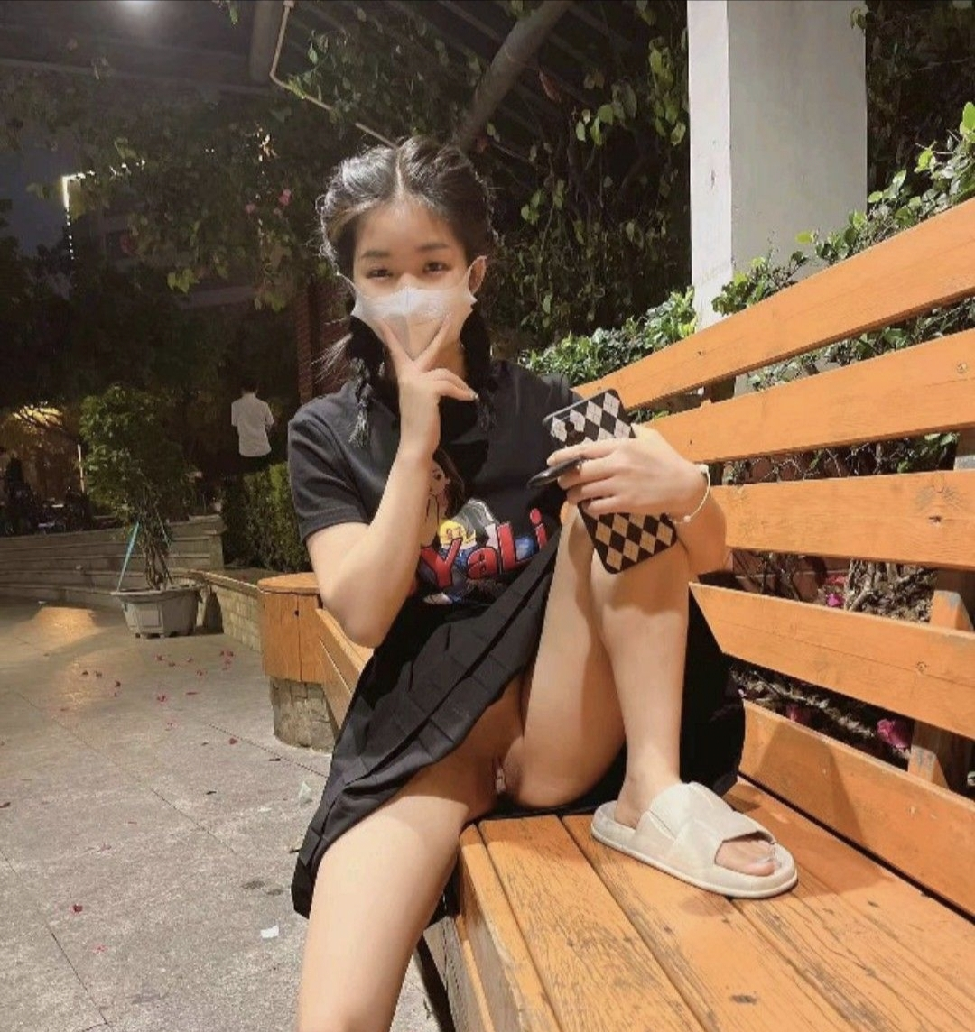 丸子头小学妹来探夜班了