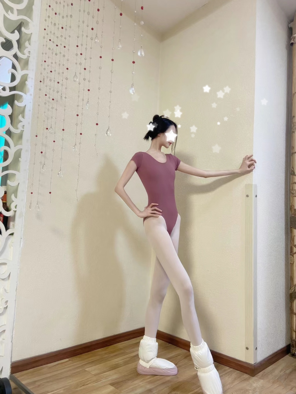 [舞蹈生系列]尹同学在线解答舞蹈女孩平胸问题