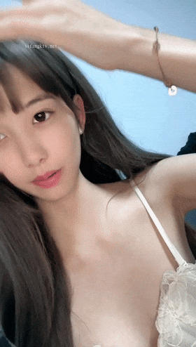 深圳大学生 小仙女惊鸿一现足以惊艳全场 小逼逼粉红多汁可口，推荐！