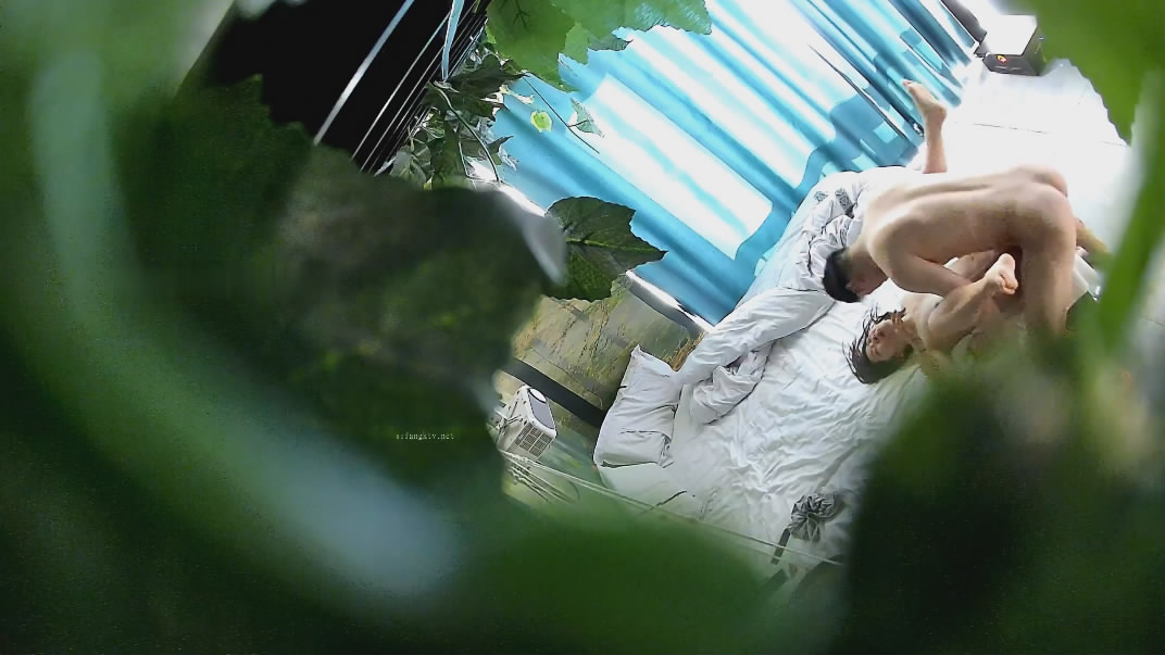 流出酒店偷拍精品优质上等高清台大学生情侣玩的淫荡各种姿势操凌空抱着操