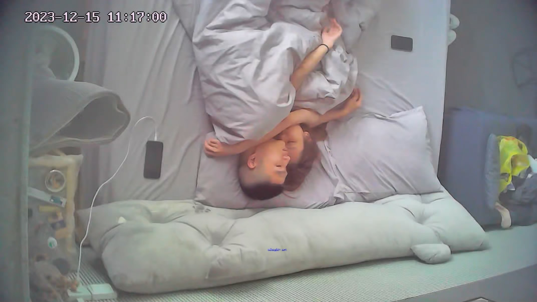 新流出酒店偷拍精瘦小伙和漂亮女友开房过夜中午睡醒干一炮