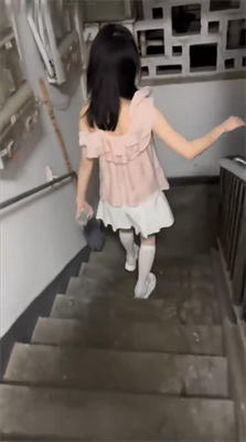 专约00后稚嫩妹子啪啪！多个妹子挨炮！都是18-21岁的嫩妹，带着哭腔叫床